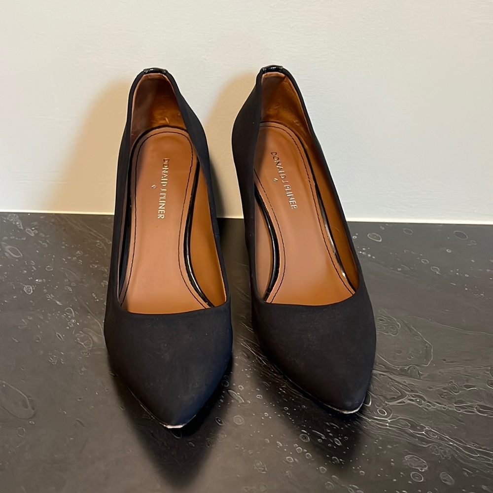 Donald J. Pliner 3” Nylon black pumps.